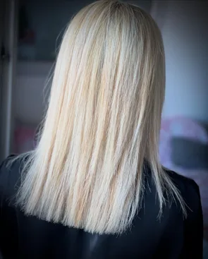 Blond polaire lisse, longueurs mi-longues