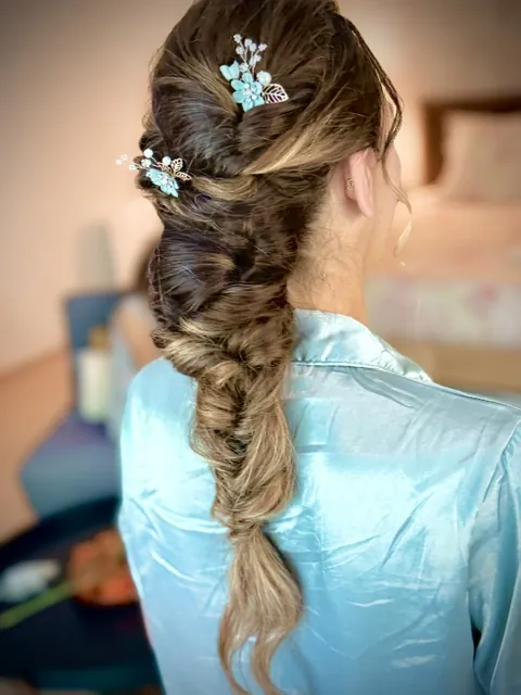 Tresse épi ornée de fleurs